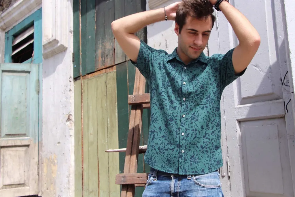 model-batik-shirt-darkturquoise- reduced.webp