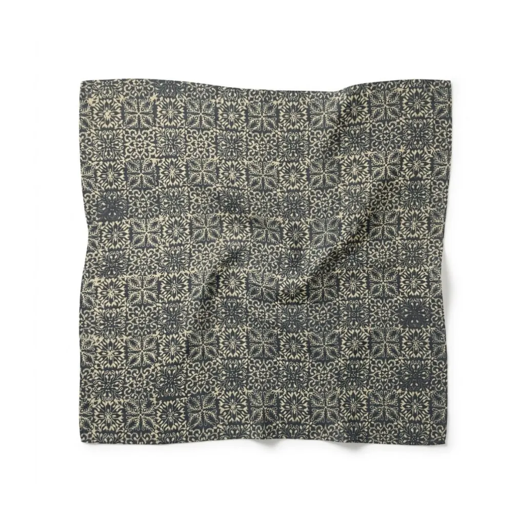 empatcorak-green-ludobatik-tencel-reduced.webp