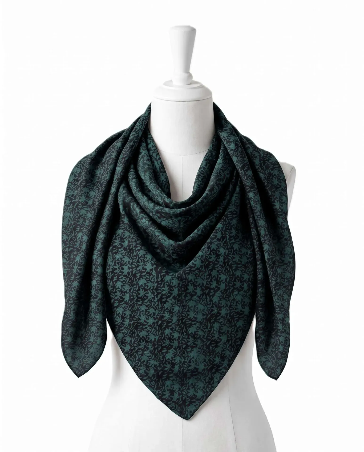 Tumbuhan - Dark Green - Handmade Batik Tudung Bawal